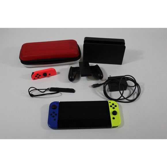 NINTENDO SWITCH OLED - Picture 1 of 4